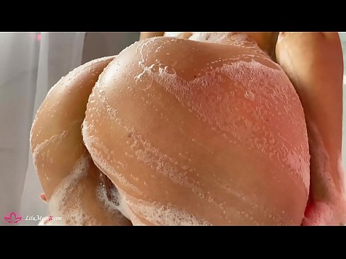 ❤️ Brunette masturbearet poesje mei Vibrator nei intens orgasme yn dûs ❌ Porno fb by wy