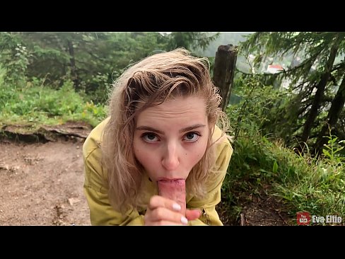 ❤️ Meisje slikket cum nei in iepenbiere blowjob - Eva Elfi ❌ Porno fb by wy